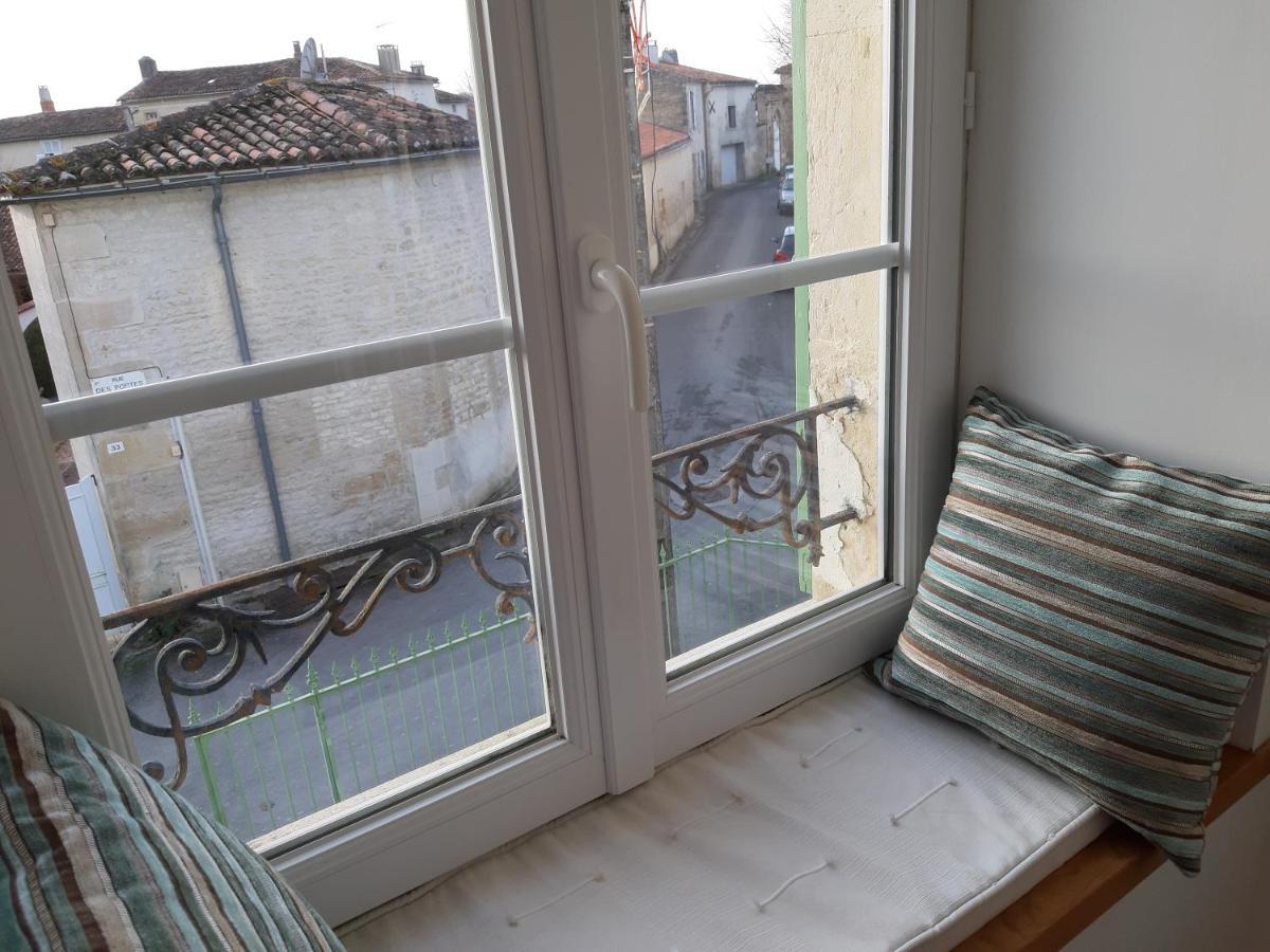 Les Volets Verts Aulnay Aulnay  Exterior photo